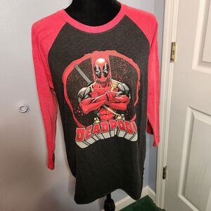 Universal Studios Marvel Deadpool Size Medium 3/4 Long Sleeve Shirt